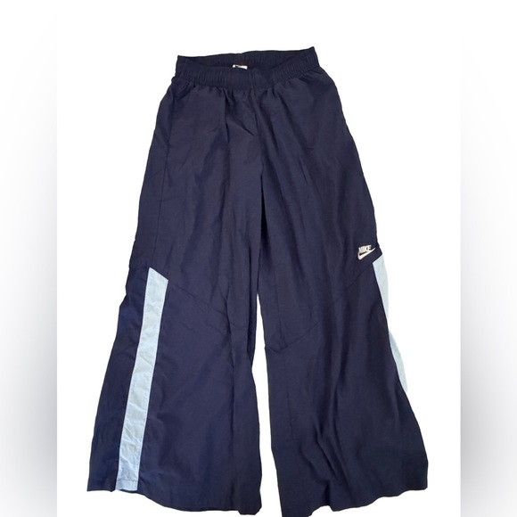 Nike women’s Navy  Blue Windrunner oversize  Jacket & pants set - Picture 4 of 6